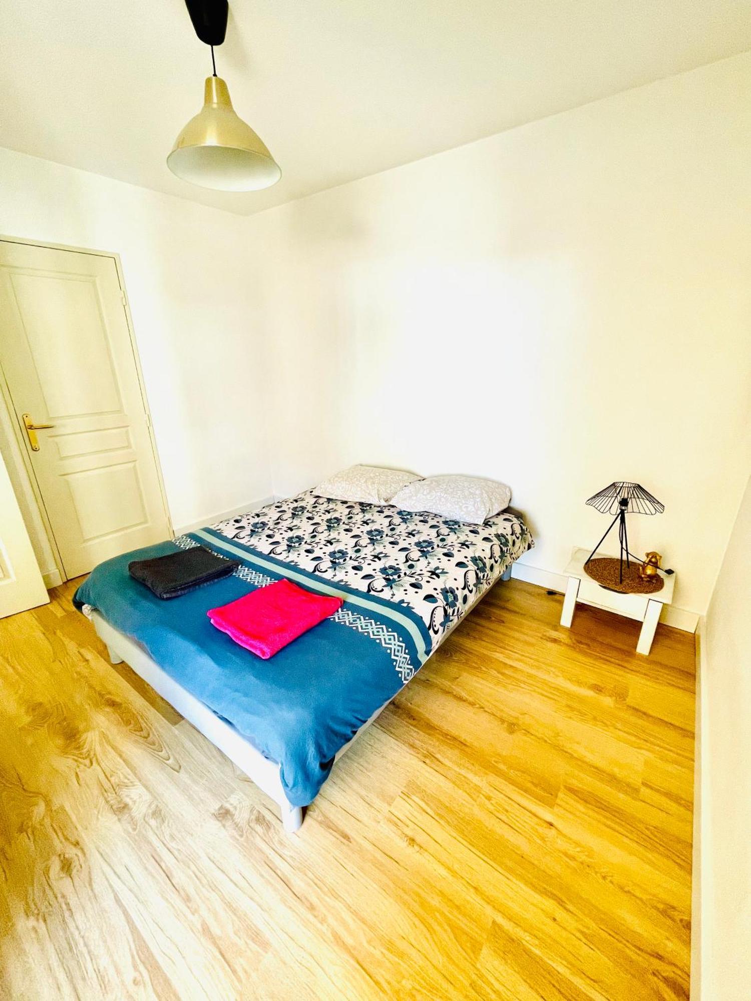 Appartement Avec Place De Parking Et Piscine ヴィルフランシュ・シュル・ソーヌ エクステリア 写真